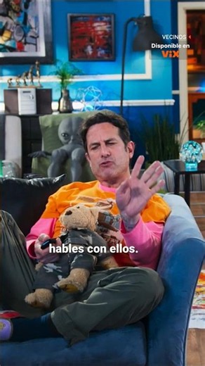 Pedro está demasiado ocupado como para abrir la puerta #Vecinos