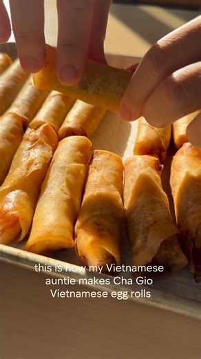 Manny on Instagram: "How my Vietnamese auntie makes cha gio (fried egg rolls) Filling: taro, onion, carrot, wood ear mushrooms, vermicelli noodles, ground pork, mung bean, and shrimp. Seasoning: salt, white pepper, knorr chicken seasoning and sugar Wrapper: auntie likes Doll Spring Roll pastry I like rice paper rehydrated with water, vinegar and sugar. It’s crispier. Down side is if you don’t eat immediately after frying, it gets chewy. If eating immediately, we double fry. Otherwise, we fry onc