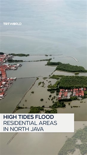 Residential areas in Indonesia’s North Java province were flooded on October 29 due to unusually high tides. Rising water levels in Eretan Wetan village disrupted daily life, with locals struggling to protect their homes and belongings from the encroaching seawater. | TRT World