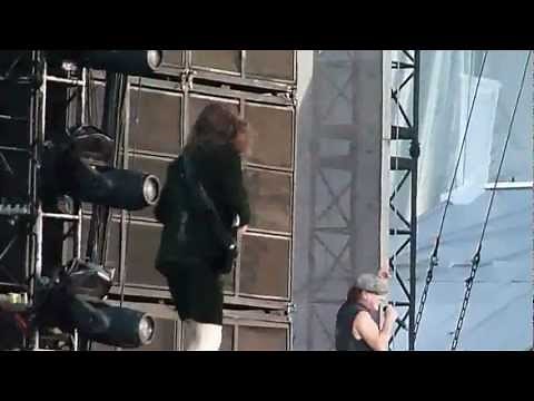 AC/DC - Thunderstruck (Live - Download Festival, Donington Park 2010) [720p HD]