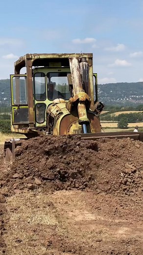 Terex Euclid #dozer work #screaming 2 stroke #Detroit #Diesel #engine - Copy #reel #trending #video #explore #foryou | Brinleigh