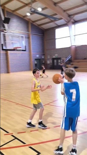 1c1 explosif en U11 🏀 Apprends à battre ton défenseur vite et fort !