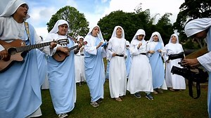 Soeur Maria Valentina va rapper pour le pape François en Colombie #AFP | Agence France-Presse