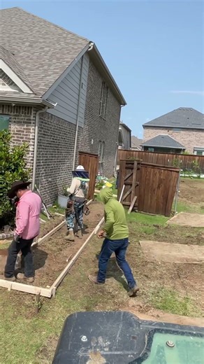 Sidewalk framing #concrete #construction #aleroconstruction&design #fyp #dallas #fortworth