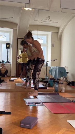 💥 Is Nauli your nemesis? 💥 This epic cleansing practice takes patience, persistence, and a whole lot of practice. 🌀✨ The secret? Practice, practice, practice! Follow along with Ana in this mini tutorial and feel the power of awakening your core from the inside out. 🔥 Your turn! Try it and let us know how you go in the comments 👇 | Forrest Yoga