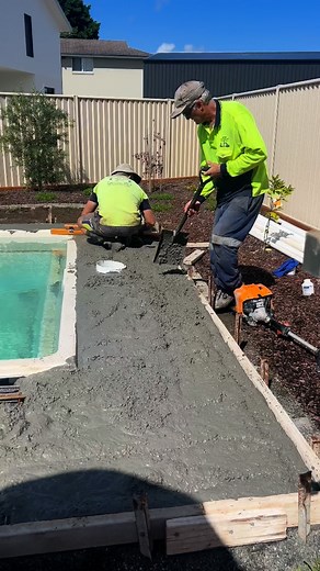 🏗️ Progress to Perfection 💦 Watch this pool go from mid-build to final masterpiece! A little dust, a lot of vision - and now it’s a backyard dream come true. The Billabong Plunge 4.7 x 3.5 is the perfect pool if you’re looking for something that’s not too big but you can still jump in and have enough room to relax! This is the perfect pool - and this one is in Beach Shimmer 🏖️ #clarencevalleypools #paving #dreampool #swimmingpool #poolgoals #pavinggoals #backyardgoals #backyardgoals #perfectp