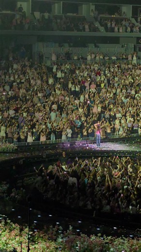 expectations in Charlotte NC #charlottespectrum #unraveledtour #oliviarodrigo #expectations