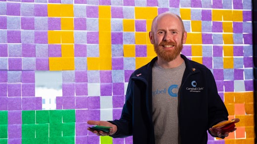 Watch Memphis X-ray tech bring color to the world with sticky note art