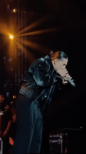 ‎javad Hosseini |جواد حسينى‎ | Live performance of the song ✨Cheshme To✨ @majidrazavi @mohamadrezakhanzadeh @exirnovin @alibayat_original @niima_moeiin | Instagram