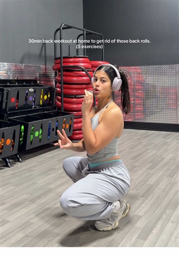 30min back workout at home to get rid of those ugly back rolls and build a beautiful hourglass figure. dumbbell ONLY!!!! my girls that are watching from your couch let’s work 😼🩶🔥 @BetterMe Store dc ANDREAV #micup #athomeworkout #backworkout #dumbbellworkout #backrolls
