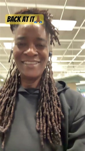 Elliptical machine..25 min forward level 12 then 5 min backwards level 10#cancersurvivor 🙏🏾