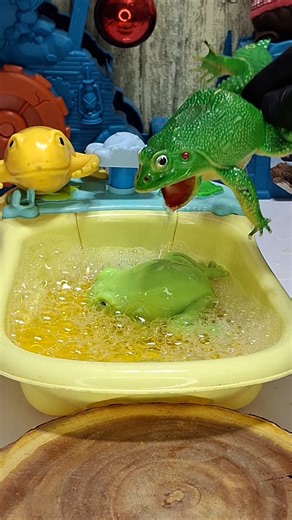 Funny Frogs vs. The Bubble Explosion! 🐸🧼