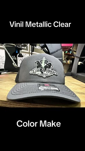 Personalizando una gorra con vinil textil metallic clear de Color Make™️