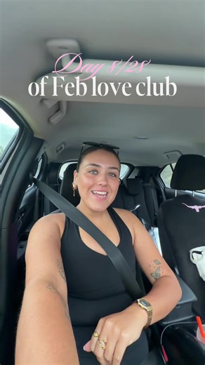 Day 8/28 of #febloveclub 💛📖🌙