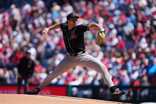 Diamondbacks pitcher makes gender reveal announcement during start