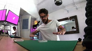 【FLICK】DM桌面展牌射牌，手法和效果都很新鲜，看了只有大大的折服，太赞！！！