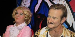 Robin Williams used the perfect gag to stop Oprah from outing Nathan Lane during live interview