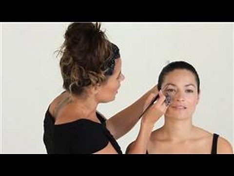 Makeup Tips : How to Create a Natural-Looking Makeup
