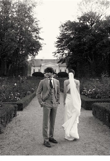 The Downsides of a Large Wedding Guest List