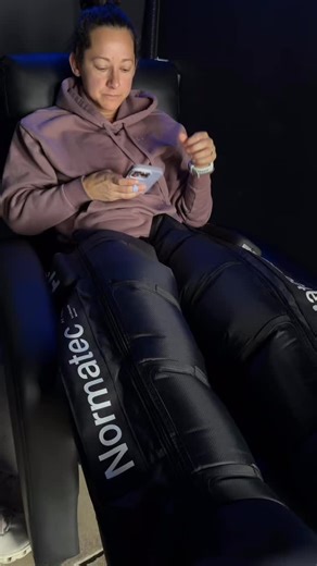 Christian Diaz on Instagram: "🔥 $25 Recovery Reset 🔥 Cold Plunge + Normatec Compression is one of the most effective combinations for reducing inflammation accelerating recovery and restoring your body at a cellular level Cold exposure rapidly constricts blood vessels which helps lower inflammation calm the nervous system and flush metabolic waste. When the body reheats fresh oxygen rich blood rushes back into the muscles supporting tissue repair and reducing soreness Normatec dynamic compress