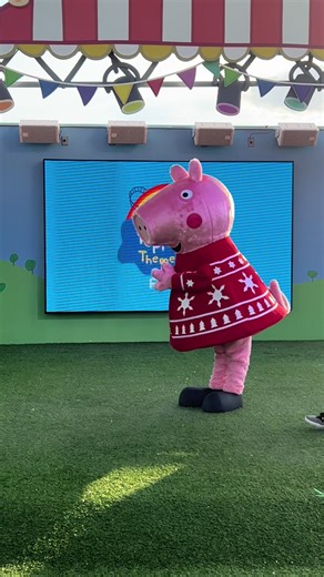 Peppa Pig wearing Ugly Sweater for Christmas 🎄🎅#peppapig @Peppa Pig #fyp #kidsoftiktok #kids #momsoftiktok #momlife
