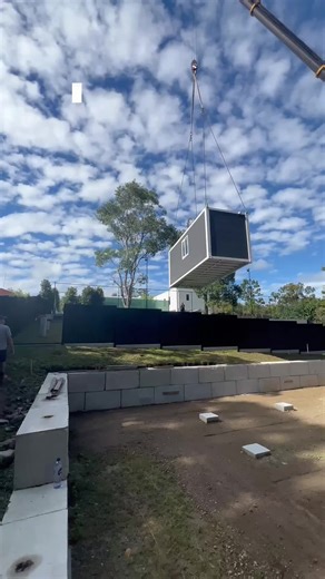 A sleek, portable accommodation unit designed for flexible living 🏡 Inside, you’ll find a built-in bathroom, a compact mini kitchenette, and a generous 2.4m internal ceiling that instantly makes the space feel brighter, bigger, and more inviting. Whether it’s for guests, extra rental income, a quiet studio, or comfortable on-site living, The Cabin is designed to move, set up, and start living in fast. #expressportables #portableliving #tinyhomeaustralia #backyardstudio #accommodationunit #porta