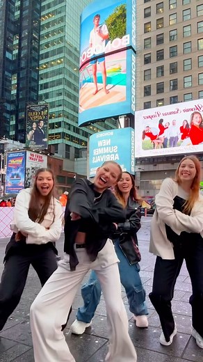 438K views · 404 reactions | Speed it up! ⏩ #reels #dance #trending #explorepage #nyc #discover | itstriplecharm | Facebook