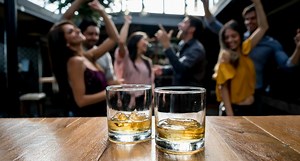 Dan cifra de cuánto vale montar un buen bar en Colombia y muestran claves para tener éxito