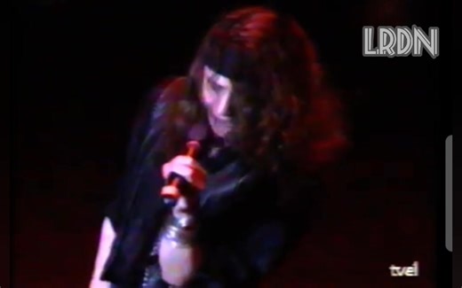 9.2K views · 281 reactions | Un pequeño reportaje a Héroes del Silencio en 1991 en New York cuando participaron en el XII New Music Seminar. #LosRestosDelNaufragio #HéroesDelSilencio | Los Restos del Naufragio | Facebook