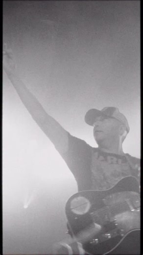 Thomas Raggi/Måneskin on Instagram: "‘Masquerade’ full live showcase at Whisky A GoGo is out now on YouTube. Go watch it!"