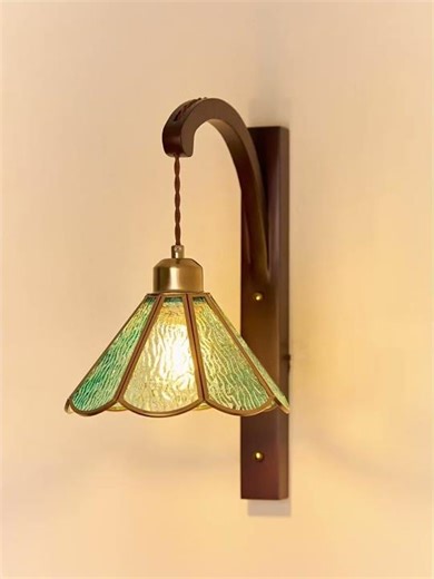 花のような優しい灯り🌼 レトロ壁付けライトで空間を格上げ #home #homedecor #interiordesign #light#照明 #shorts #cuumy