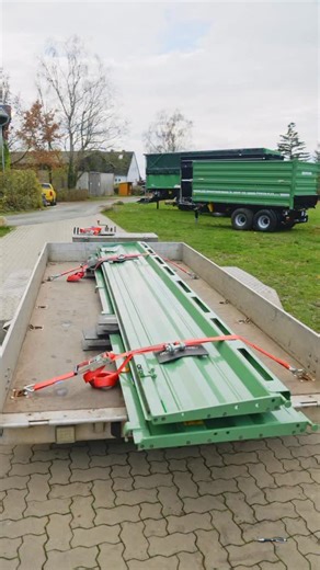 𝙎𝙥𝙖𝙣𝙣𝙜𝙪𝙧𝙩 𝘾𝙤𝙖𝙘𝙝 • 𝙊𝙡𝙞𝙫𝙚𝙧 𝙆ü𝙝𝙣 on Instagram: "Schäkel clever einsetzen – maximale Sicherheit für deine Ladung! So verhinderst du Verrutschen, schützt deine Fracht und transportierst sicher – selbst unter hoher Belastung. 💪 Ladungssicherung mit System – Spanngurtwissen vom Coach! Hier gibt’s echtes MAFIA-Wissen für deine Spanngurte – die besten Tipps & Tricks direkt vom Profi. 👉 Check die Bio Use shackles smartly – maximum safety for your load! This prevents shifting, prot