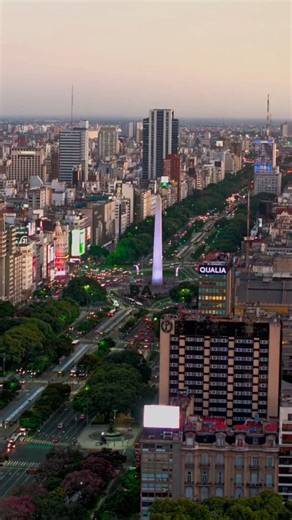 🌎✨ ¡𝟯 𝗱𝗲𝘀𝘁𝗶𝗻𝗼𝘀. 𝗨𝗻 𝘀𝗼𝗹𝗼 𝘃𝗶𝗮𝗷𝗲 𝗶𝗻𝗼𝗹𝘃𝗶𝗱𝗮𝗯𝗹𝗲! Buenos Aires 🇦🇷, Montevideo 🇺🇾 y Santiago de Chile 🇨🇱 en una experiencia con momentos únicos en un solo recorrido. Paquete incluye: ✈️ Boletos aéreos 🏨 4 noches de alojamiento en Buenos Aires 🏨 4 noches de alojamiento en Santiago de Chile 🏨 1 noche de alojamiento en Montevideo 🚐 Traslados ⛴️ Viaje en ferry hacia Montevideo 🚌 En Argentina: • City Tour por Buenos Aires • Paseo en barco 🚌 En Chile: • City Tour Sa