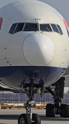 @Aviiationlax on Instagram: "Boeing 777-300ER #aviation #airplanes"