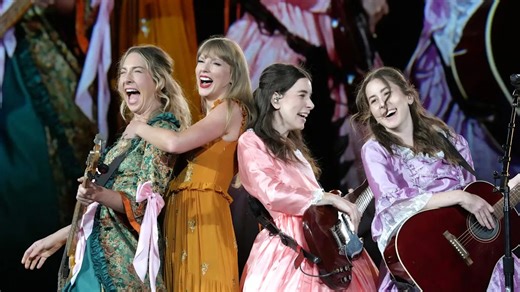 The Haim Sisters Were Spotted Carrying Loaves of Taylor Swift’s Famous Sourdough