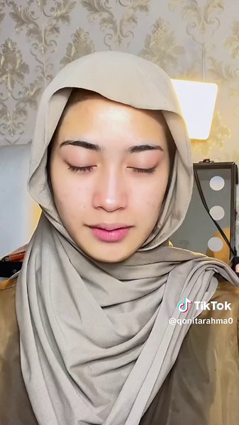 Tutorial Cara Memutihkan Mata dengan Produk Yrins