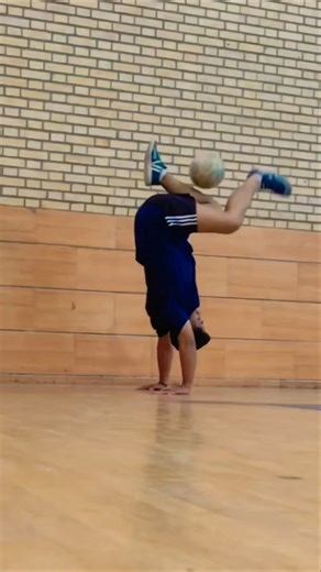 freestyle futsal ⚽😁#freestylefootball #skills #viral #foryou #fyp #shorts #talent #futsal