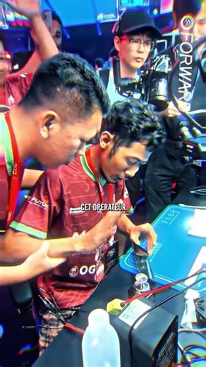 😳 Les championnats du monde de réparation de téléphone…