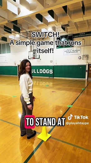 Switch! A simple game that runs itself. To spice this game up you can switch up locomotor movements. Have students jump, skip, hop etc. #gymtok #gymteachersbelike #teacher #peteachersoftiktok #loveteachingagain #gymteacher #warmupgames