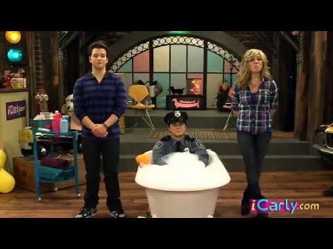 iCarly iBathe It: The Police Officer