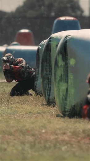 a quick little 2 piece (my neck hurts just seeing this) #Kineticpaintball #KPS #KPK #Paintball #speedball #kinetic #paintballlife #actionsports #sports #smallbusiness #smallbusinesssupport #fitness | Kinetic Paintball