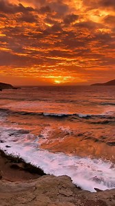 Golden hour magic at Cala Comte 🌅✨ One of Ibiza’s most breathtaking beaches—where the sea meets the sky in perfect harmony. #IbizaSunsets #CalaComte #Eivissa #BalearicIslands #BeachVibes | Repeat Ibiza