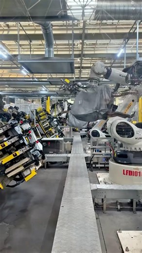 Smart Manufacturing: Automotive Welding Production Line #automatedsolutions #industrialrobot