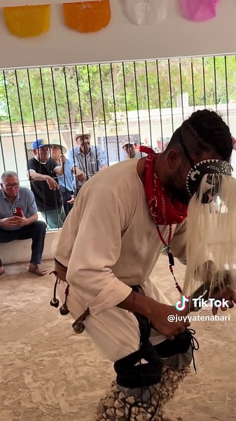 Tradiciones del pueblo yoreme mayo 🌿🌺. Pascola yoreme mayo con música de tambor y flauta 🪈 🌿🌺👣 Pascola yoreme mayo 🌿🌺 Missael Alcaraz 02/05/26 #cuidemoseltenabari #TradicionesDeMiPueblo #YoremeMayo #yoreme #pascola