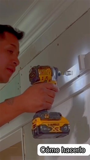 38K views · 411 reactions | Cómo instalar un barn door o sea una puerta de granjero | Como Hacerlo | Facebook