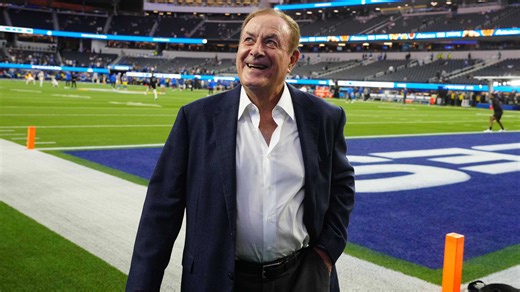Al Michaels takes a quiet shot at Eagles for the most ridiculous reason