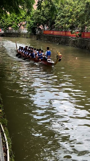61K views · 508 reactions | Dragon boat turning, In a dragon boat activity in Dongguan city, China. A 90-degree turn is a great technical test for the helmsman. | Kingpaddle | Facebook