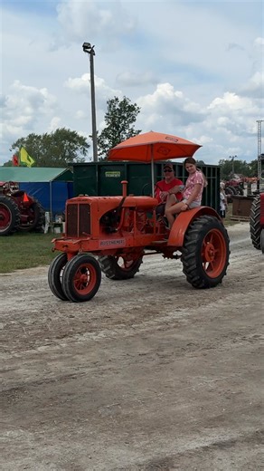 Got recognized 😎 Allis Chalmers & Farmall tractor 🚜 Midwest Old Threshers Reunion, Mount Pleasant, Iowa #allischalmers #farmall #tractor #farmer #farmlife #tractorshow | Someplace or Another