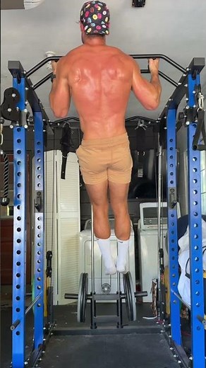 Always have fun 🤩 Bringing back this fun Pull-Up Challenge! Never miss a Monday 💪🏽