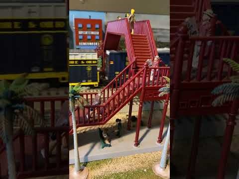 Csx Heritage Trains Around Layout//Layout Tour 👍#subscribe #modeltrains #shorts #train #csx